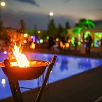 Éclairage pour piscine : pourquoi choisir des lampes flottantes ?
