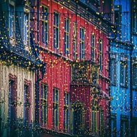 Installer des lumières de Noël sur les gouttières : les 5 étapes à suivre
