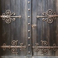 Matériaux pour portail : critères de choix