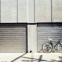 Comment isoler une porte de garage 2 vantaux ?