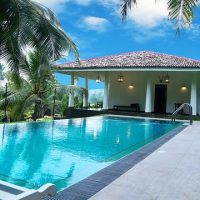 Poussière au fond de la piscine : comment l&rsquo;enlever ?