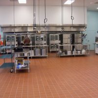 Installation électrique dans une cuisine professionnelle : quelles sont les normes à respecter ?