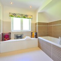 Transformez votre salle de bains en un spa relaxant en installant une baignoire à remous