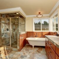 Revêtements de sol en pierre naturelle : élégance et durabilité pour votre salle de bains