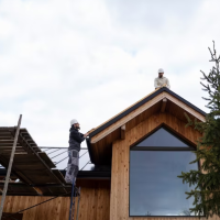 Les étapes clés pour réussir la surélévation d’une maison en bois