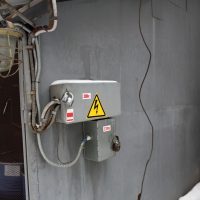 Comment éviter les risques électriques : guide de sécurité pour votre maison