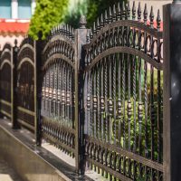 Confidentialité et esthétique : harmonisez votre espace extérieur avec une clôture élégante