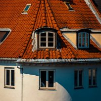 Action de décrypter des toitures en shed : design contemporain et efficacité énergétique