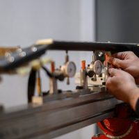Pièces patrimoniales en métal : Les techniques de restauration avancées pour conserver l&rsquo;authenticité de votre bâtiment historique