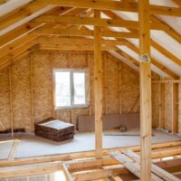 Charpente traditionnelle : la solution idéale pour des combles aménageables