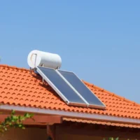 Comment réussir l&rsquo;installation de panneaux solaires thermiques chez soi ?