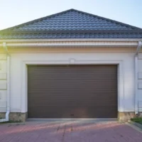 Quelles normes respecter pour un garage sur mesure ?