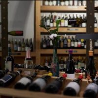 Ouvrir une cave à vin en ville : business plan et marge distributeur