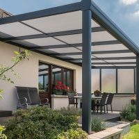 Création de pergola avec toit en polycarbonate : confort et protection