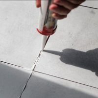 Colles à carrelage : comment choisir le produit adapté ?